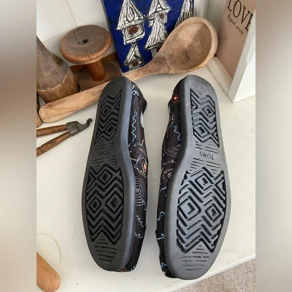 Toms - Picture 4 of 4